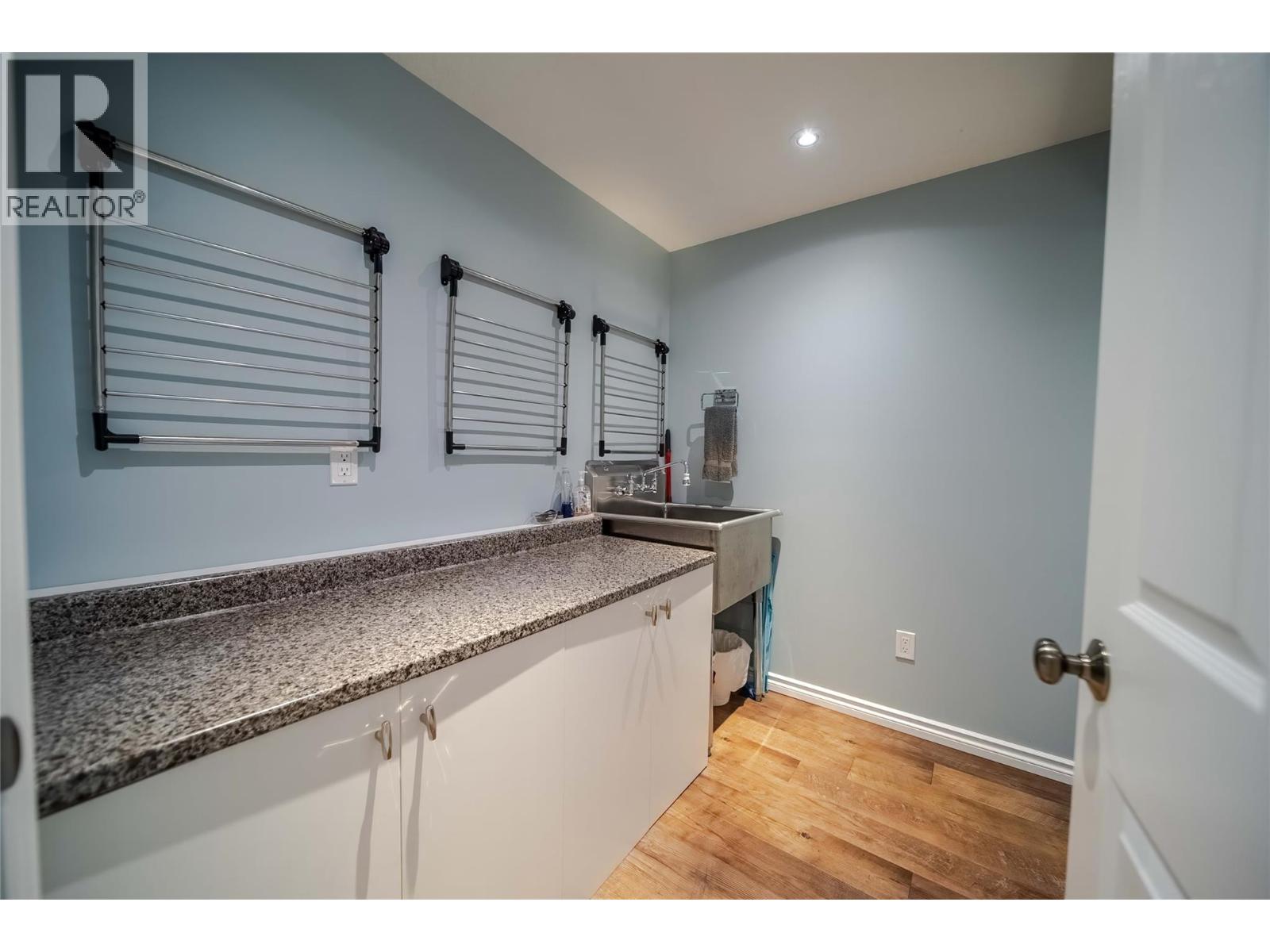 211 26th Avenue S, Cranbrook, British Columbia V1C 3J2 - Photo 35 - 10390254