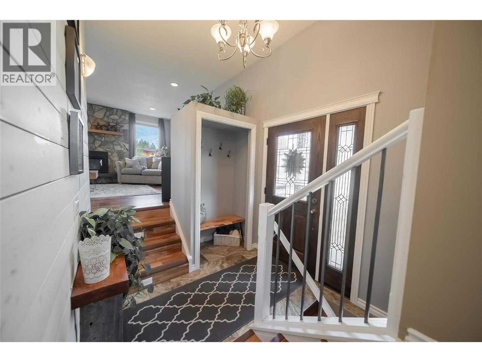 211 26th Avenue S, Cranbrook, British Columbia V1C 3J2 - Photo 5 - 10390254