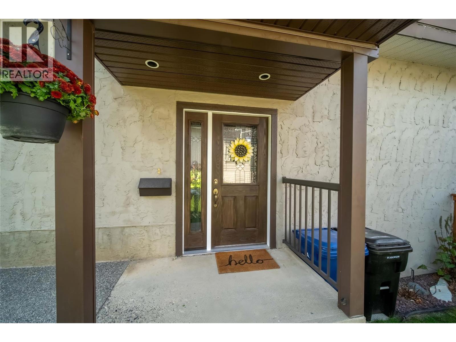 211 26th Avenue S, Cranbrook, British Columbia V1C 3J2 - Photo 4 - 10390254