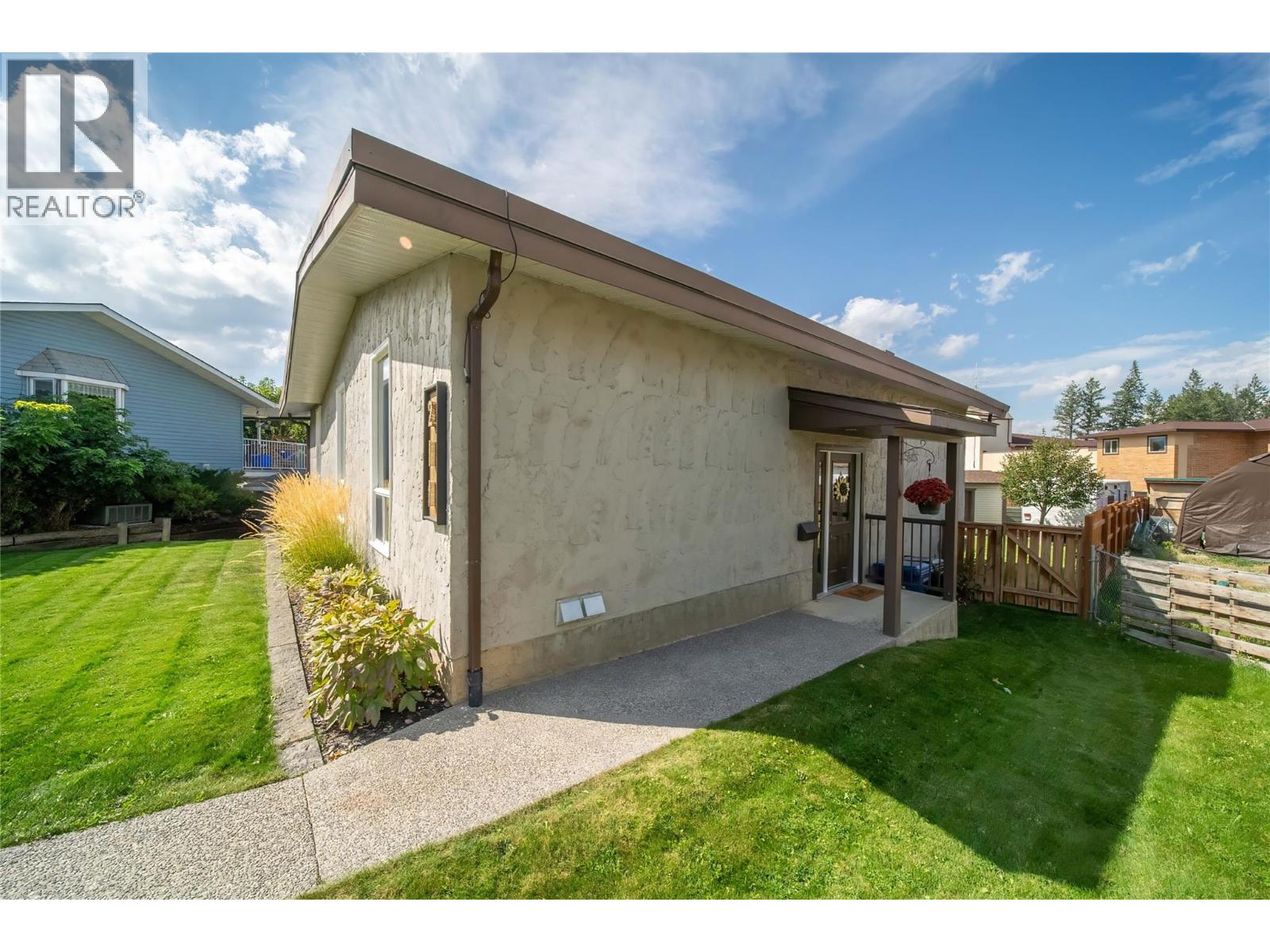 211 26th Avenue S, Cranbrook, British Columbia V1C 3J2 - Photo 3 - 10390254