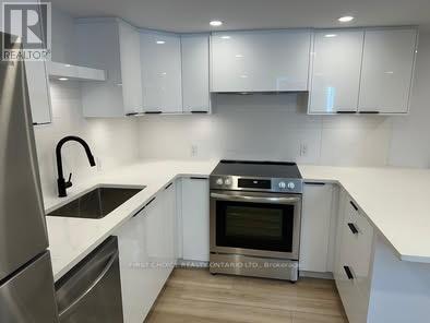 2 - 696 Holt Crescent, Ottawa, Ontario  K1G 2Y7 - Photo 2 - X13410460