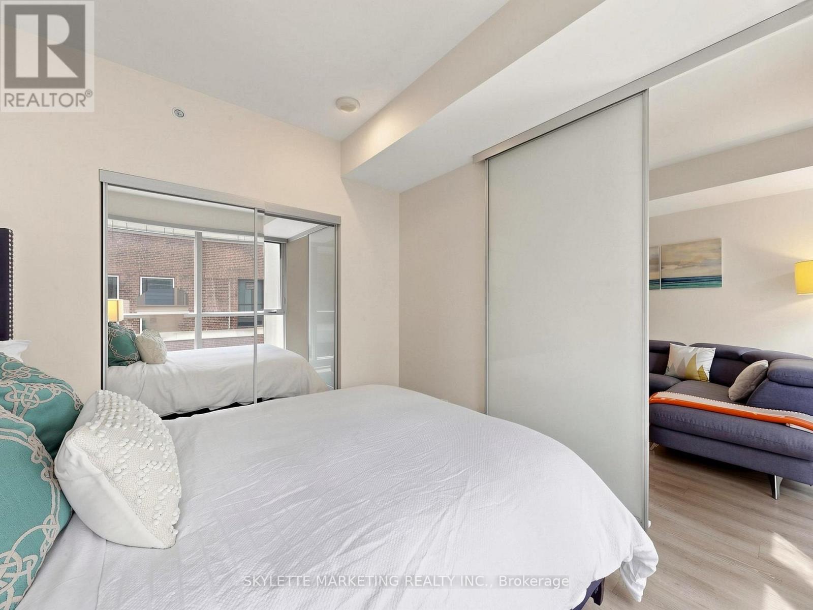 2307 - 70 Temperance Street, Toronto, Ontario  M5H 0B1 - Photo 10 - C13410396