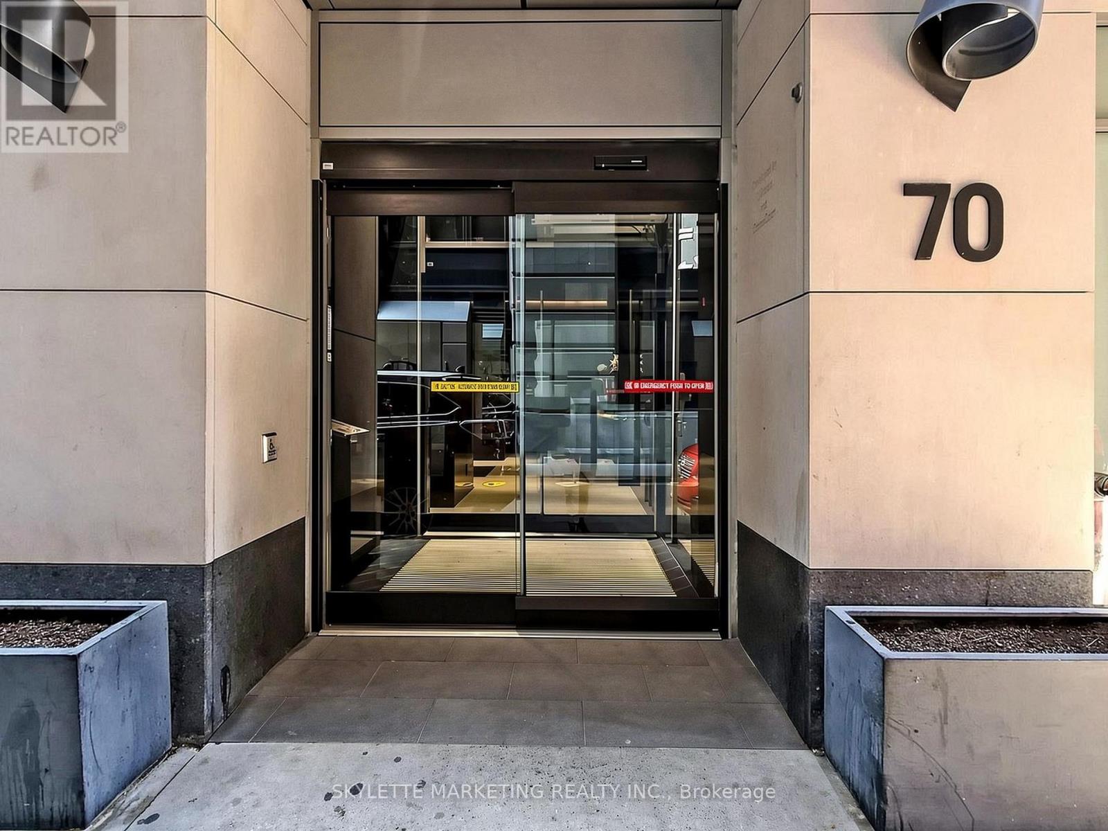 2307 - 70 Temperance Street, Toronto, Ontario  M5H 0B1 - Photo 2 - C13410396