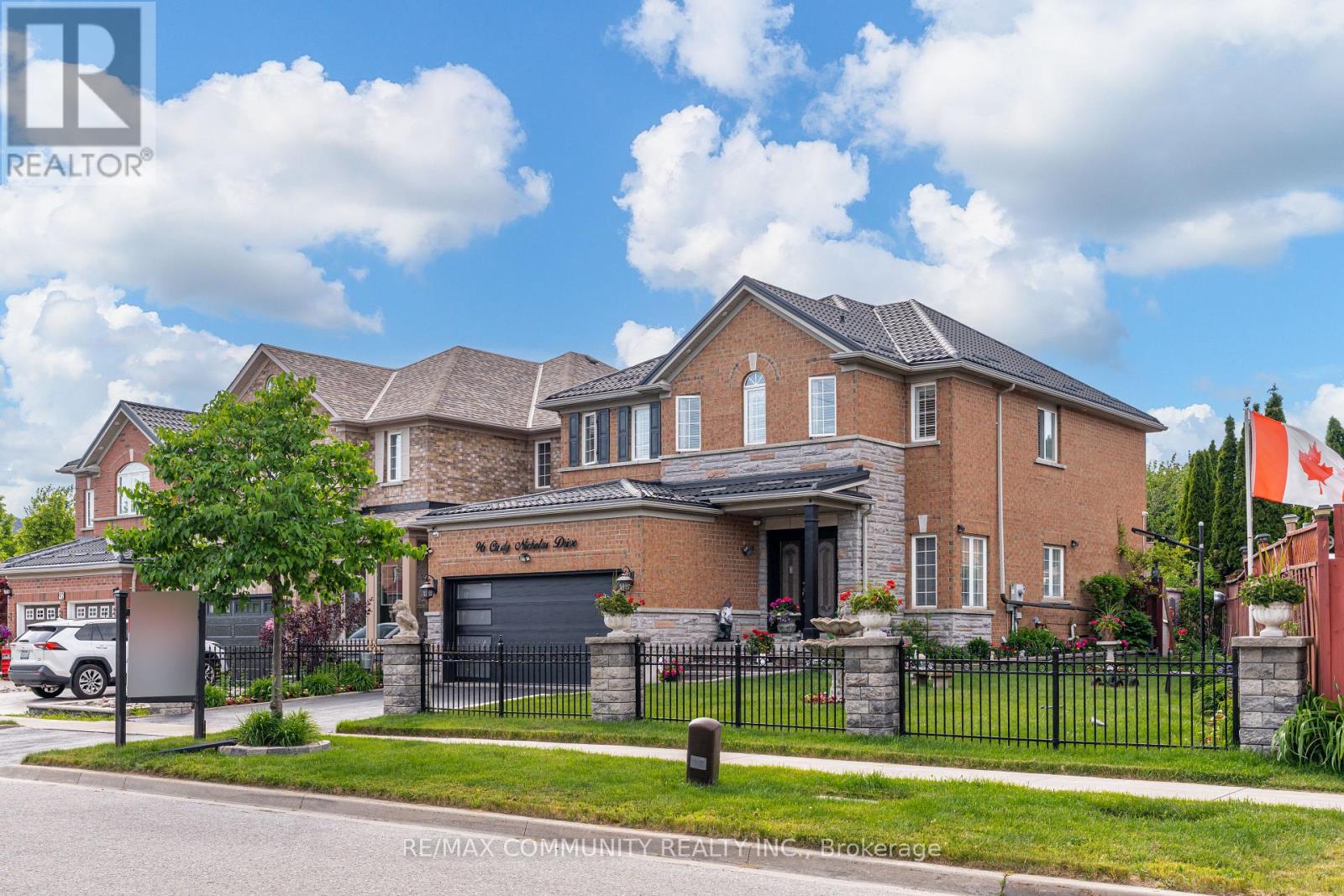 96 Cindy Nicholas Drive, Toronto, Ontario  M1E 5L1 - Photo 2 - E13410482