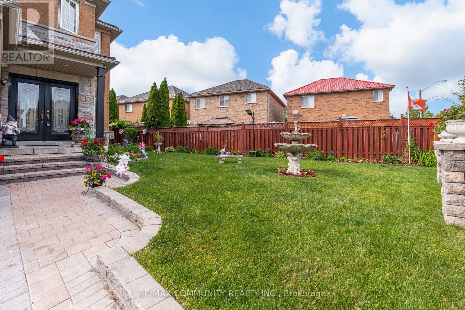 96 Cindy Nicholas Drive, Toronto, Ontario  M1E 5L1 - Photo 3 - E13410482