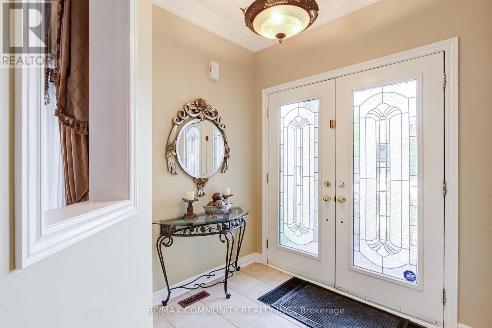 96 Cindy Nicholas Drive, Toronto, Ontario  M1E 5L1 - Photo 7 - E13410482