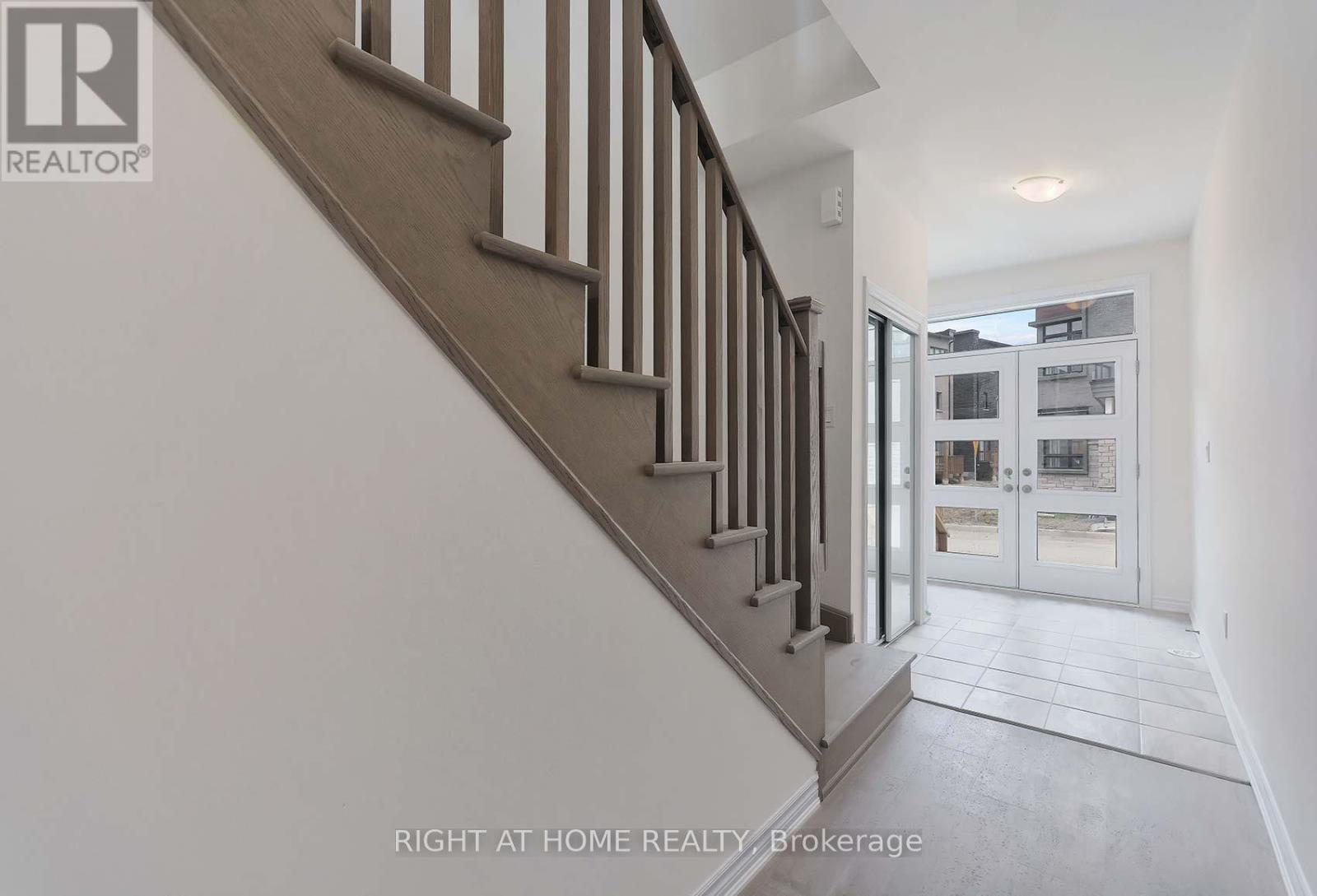 19 Paradox Street, Vaughan, Ontario L4H 5H1 - Photo 4 - N13410480