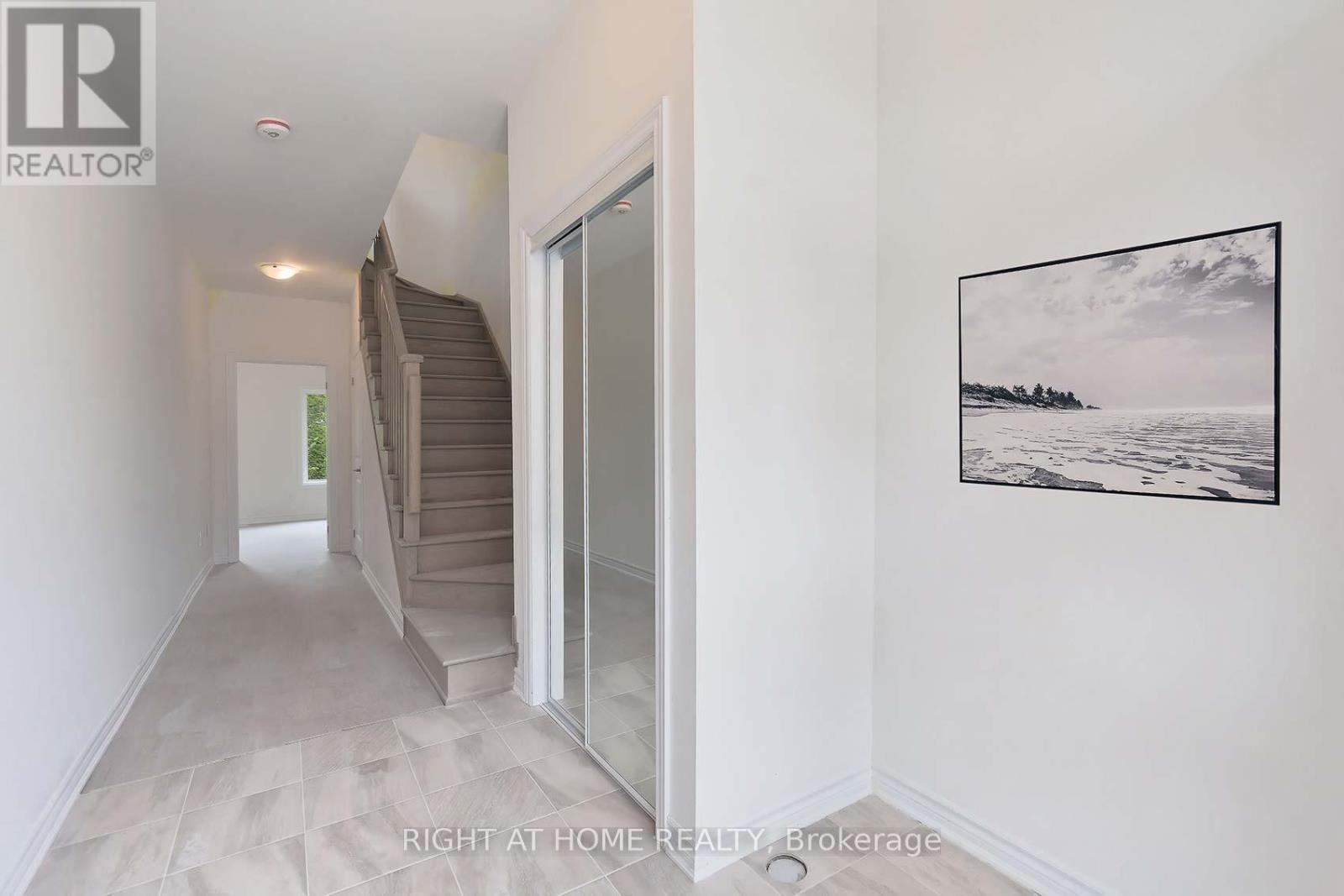 19 Paradox Street, Vaughan, Ontario L4H 5H1 - Photo 5 - N13410480