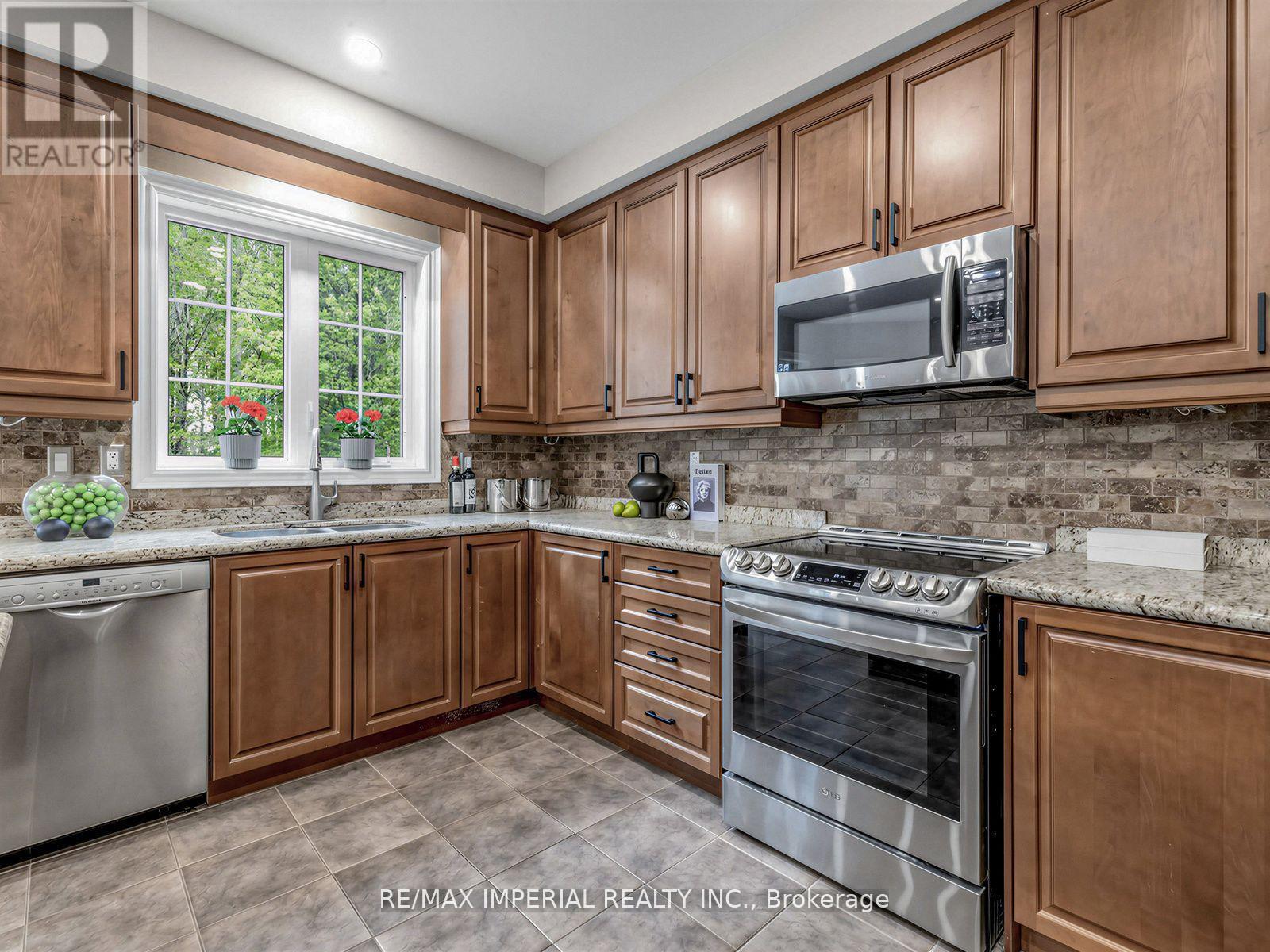 363 Maria Antonia Road, Vaughan, Ontario  L4H 0X5 - Photo 15 - N13410488