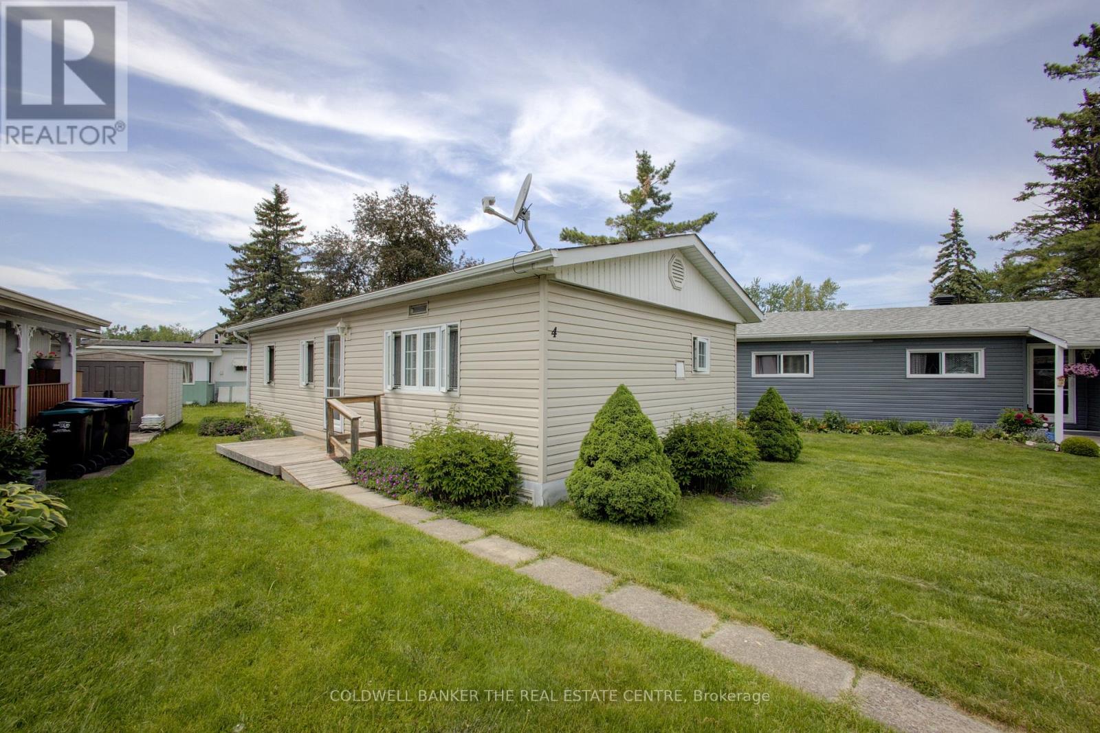 4 LOCUST HILL DRIVE, Innisfil, Ontario