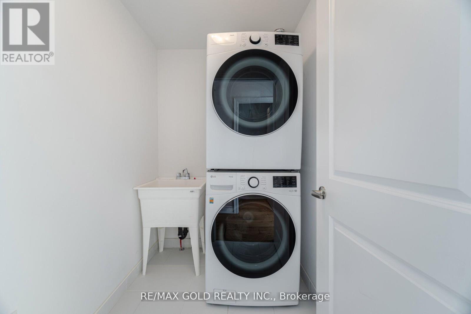 172 - 56 Lunar Crescent, Mississauga, Ontario  L5M 2R4 - Photo 18 - W13410406