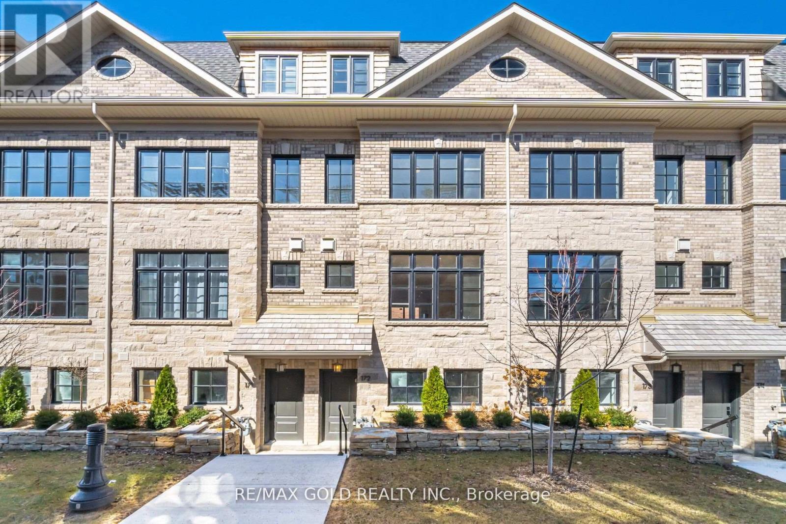 172 - 56 Lunar Crescent, Mississauga, Ontario  L5M 2R4 - Photo 2 - W13410406