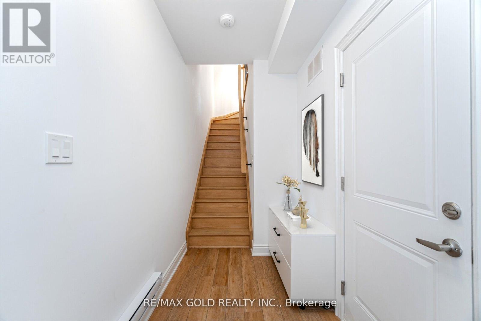 172 - 56 Lunar Crescent, Mississauga, Ontario  L5M 2R4 - Photo 5 - W13410406