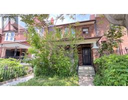 8 BURNFIELD AVENUE, Toronto, Ontario