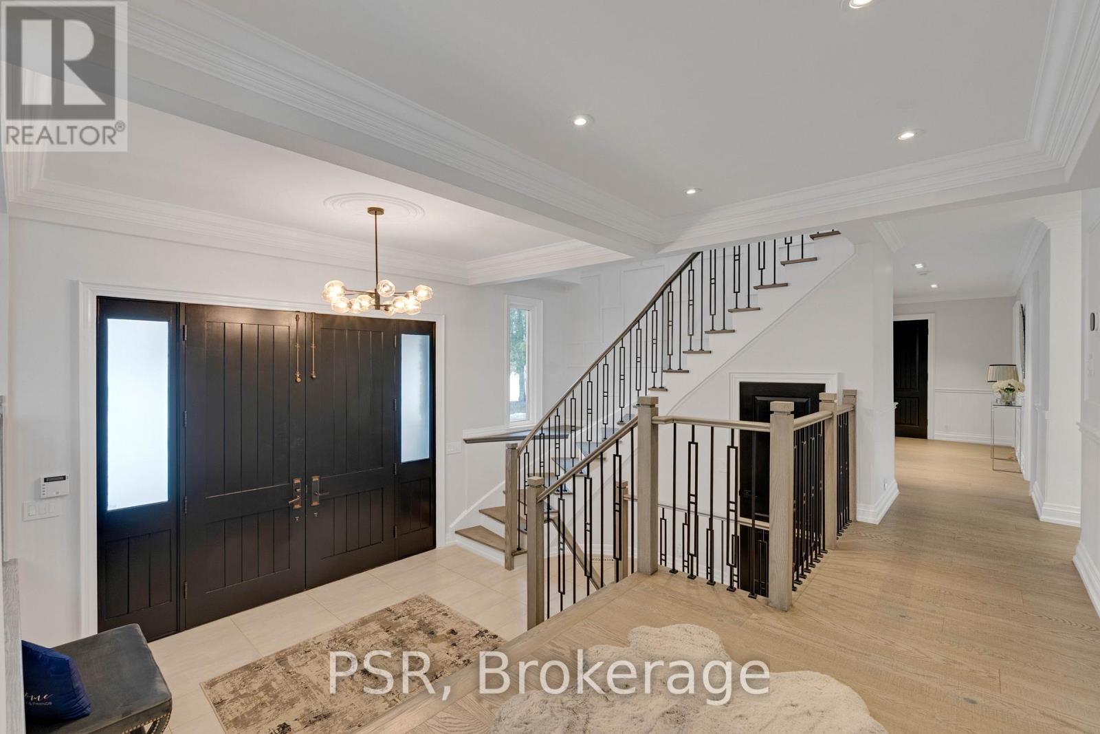 140 Ravendale Court, Vaughan, Ontario  L0J 1C0 - Photo 3 - N12843666