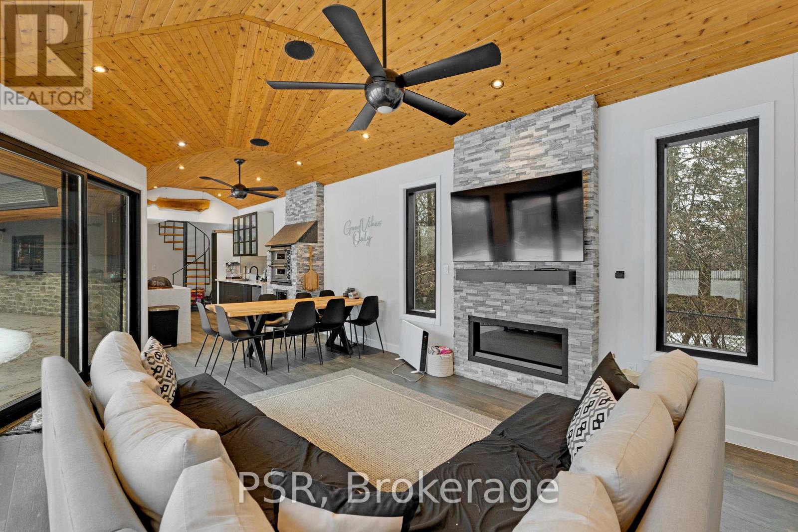 140 Ravendale Court, Vaughan, Ontario  L0J 1C0 - Photo 43 - N12843666