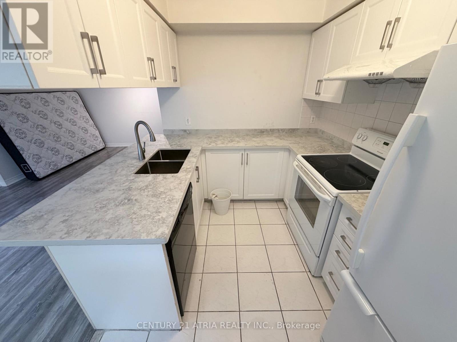 54 - 18 Clark Avenue W, Vaughan, Ontario  L4J 8H1 - Photo 5 - N13167190