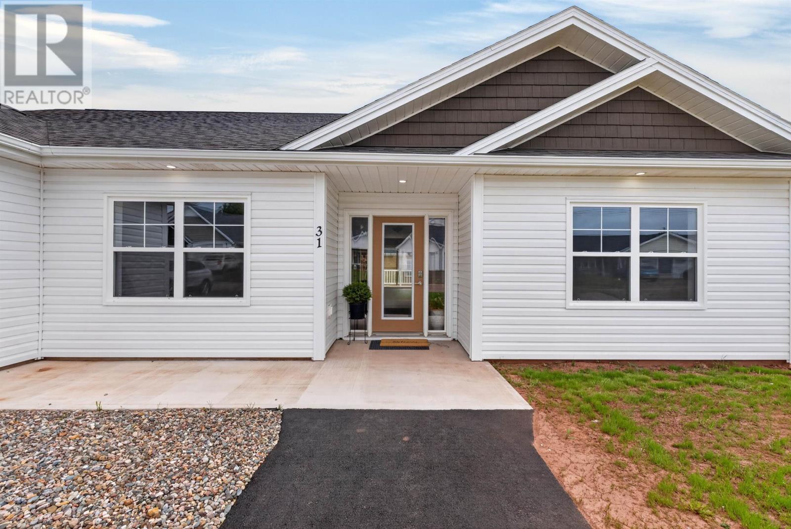 31 Loggie Drive, Summerside, Prince Edward Island  C1N 0N9 - Photo 3 - 202529518