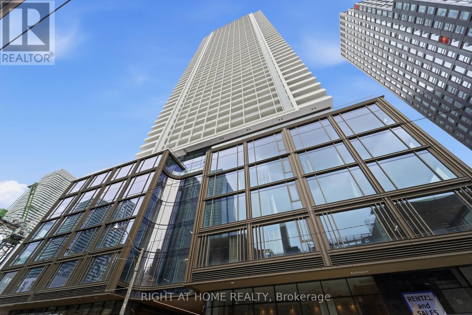 4711 - 88 QUEEN STREET E, Toronto, Ontario