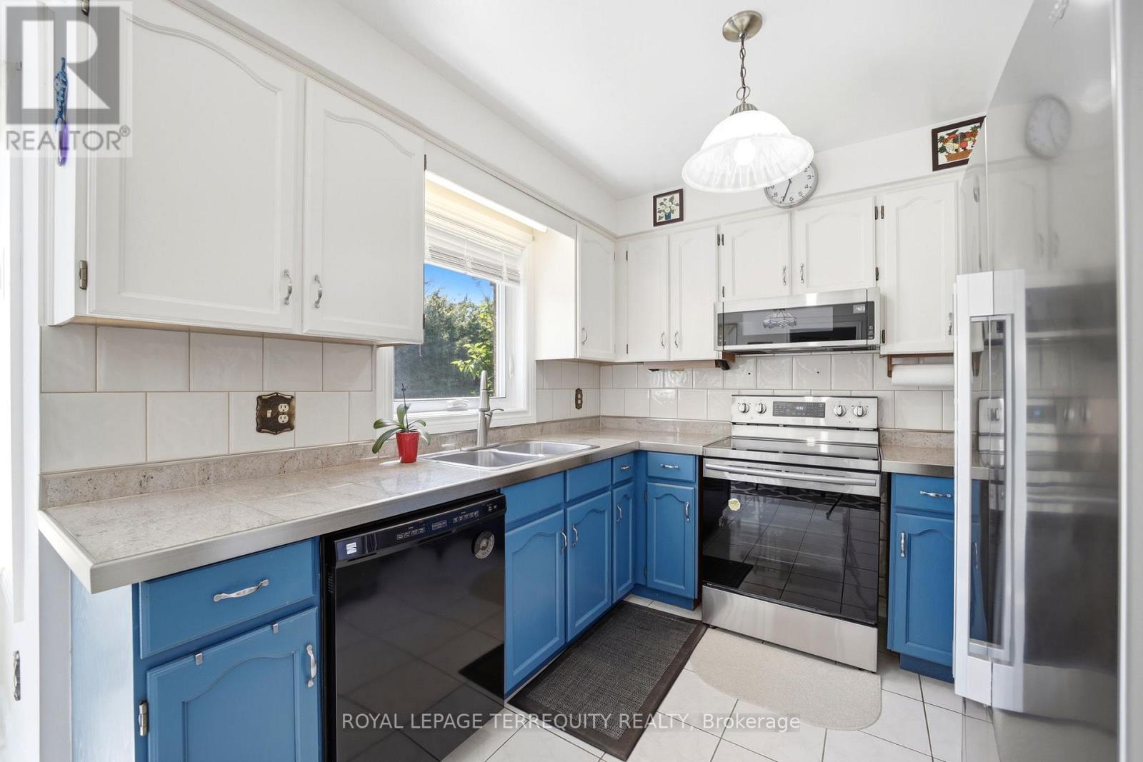 1913 Rosebank Road, Pickering, Ontario  L1V 1P7 - Photo 11 - E13410582