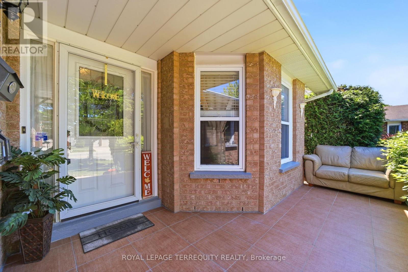 1913 Rosebank Road, Pickering, Ontario  L1V 1P7 - Photo 4 - E13410582