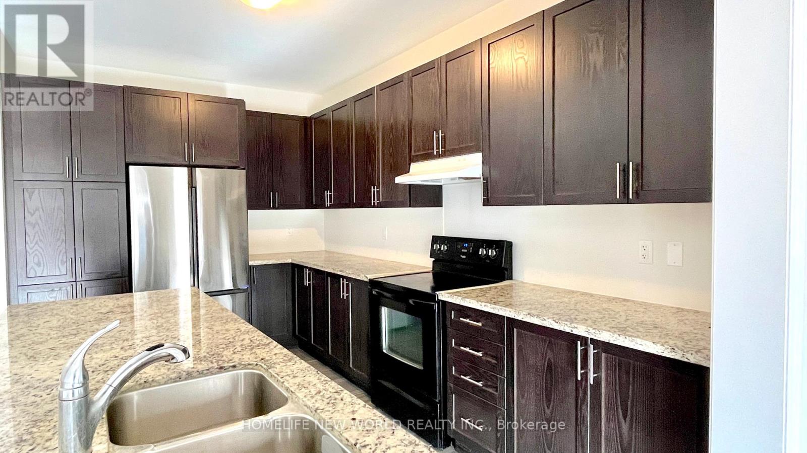 9 Falconridge Terrace, East Gwillimbury, Ontario  L9N 0R2 - Photo 10 - N13410574