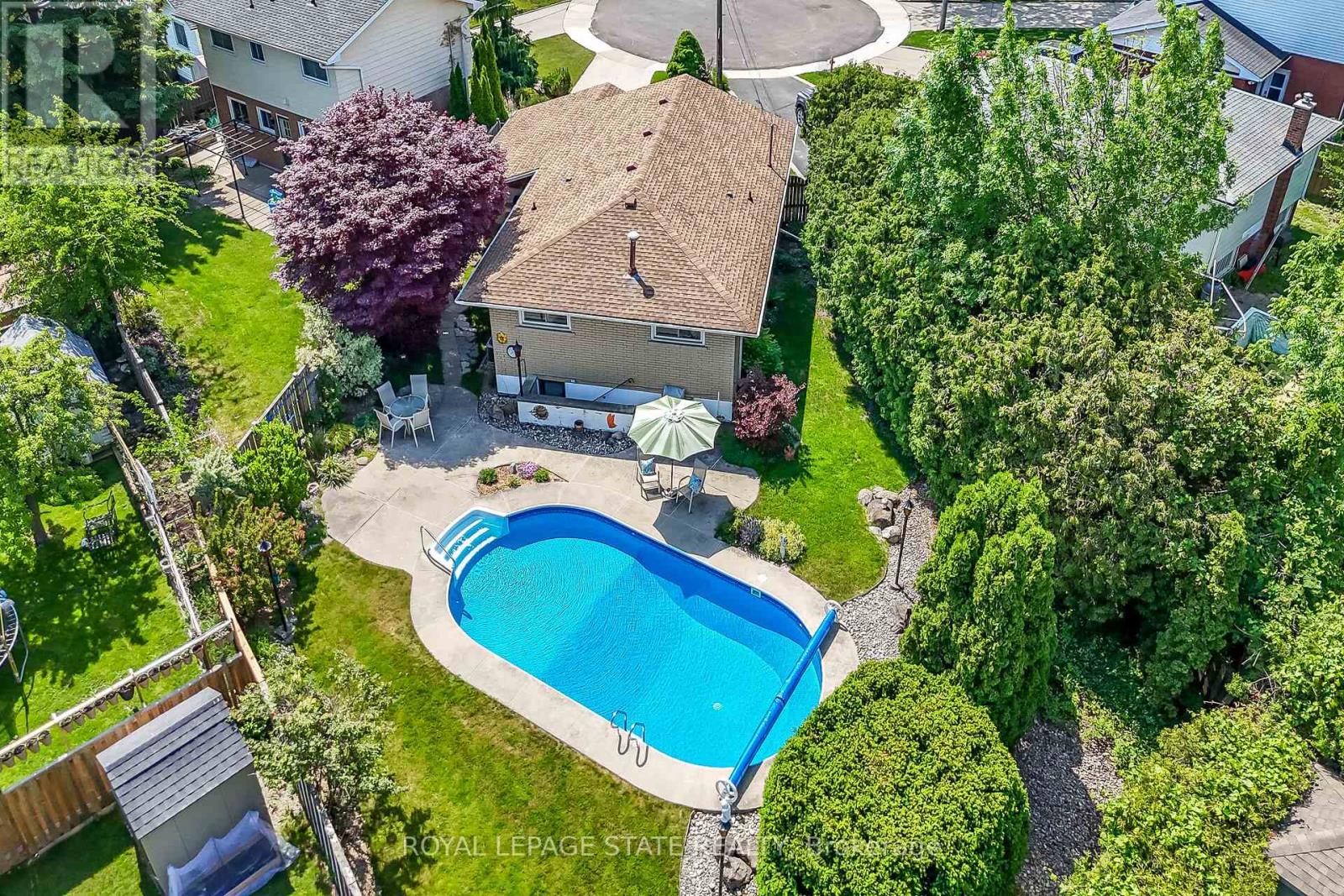 40 Bermuda Court, Hamilton, Ontario  L9C 2J8 - Photo 4 - X13410570