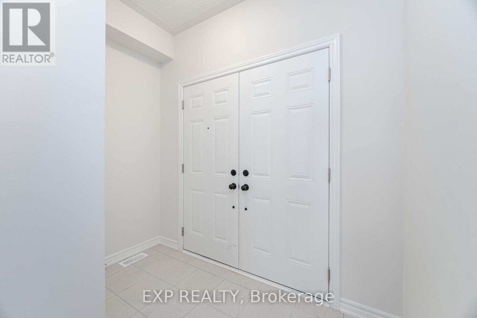 70 Baker Street, Thorold, Ontario  L2V 0N1 - Photo 3 - X13410602