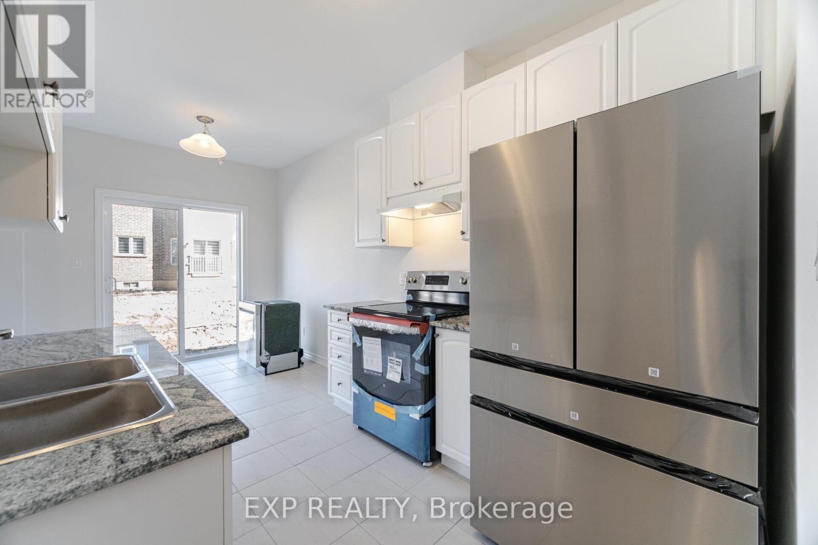 70 Baker Street, Thorold, Ontario  L2V 0N1 - Photo 5 - X13410602