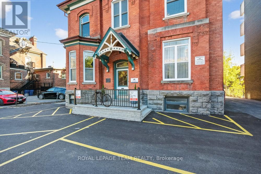 260 Somerset Street W, Ottawa, Ontario  K2P 0J6 - Photo 2 - X13410670
