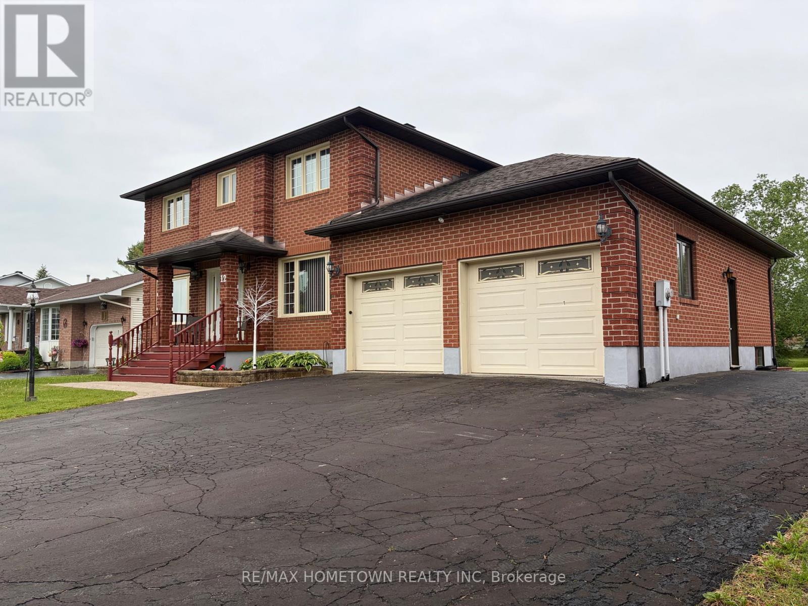 12 FAIRHOLME DRIVE, South Dundas, Ontario