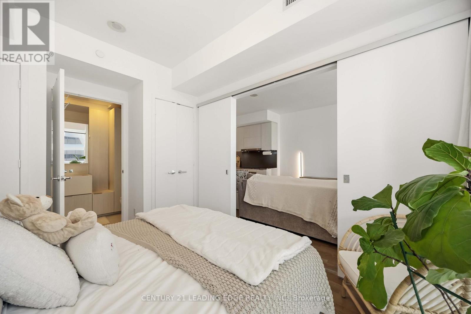 3308 - 1 Bloor Street E, Toronto, Ontario  M4W 0A8 - Photo 24 - C13410416