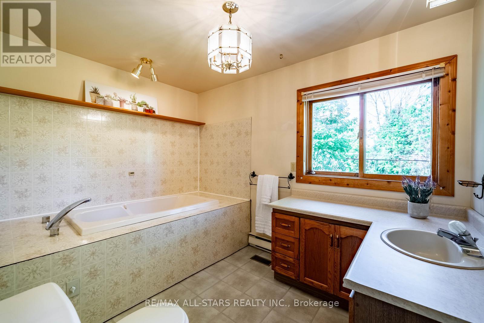 5720 Lakeshore Road, Whitchurch-Stouffville, Ontario  L4A 2Z4 - Photo 18 - N13410656