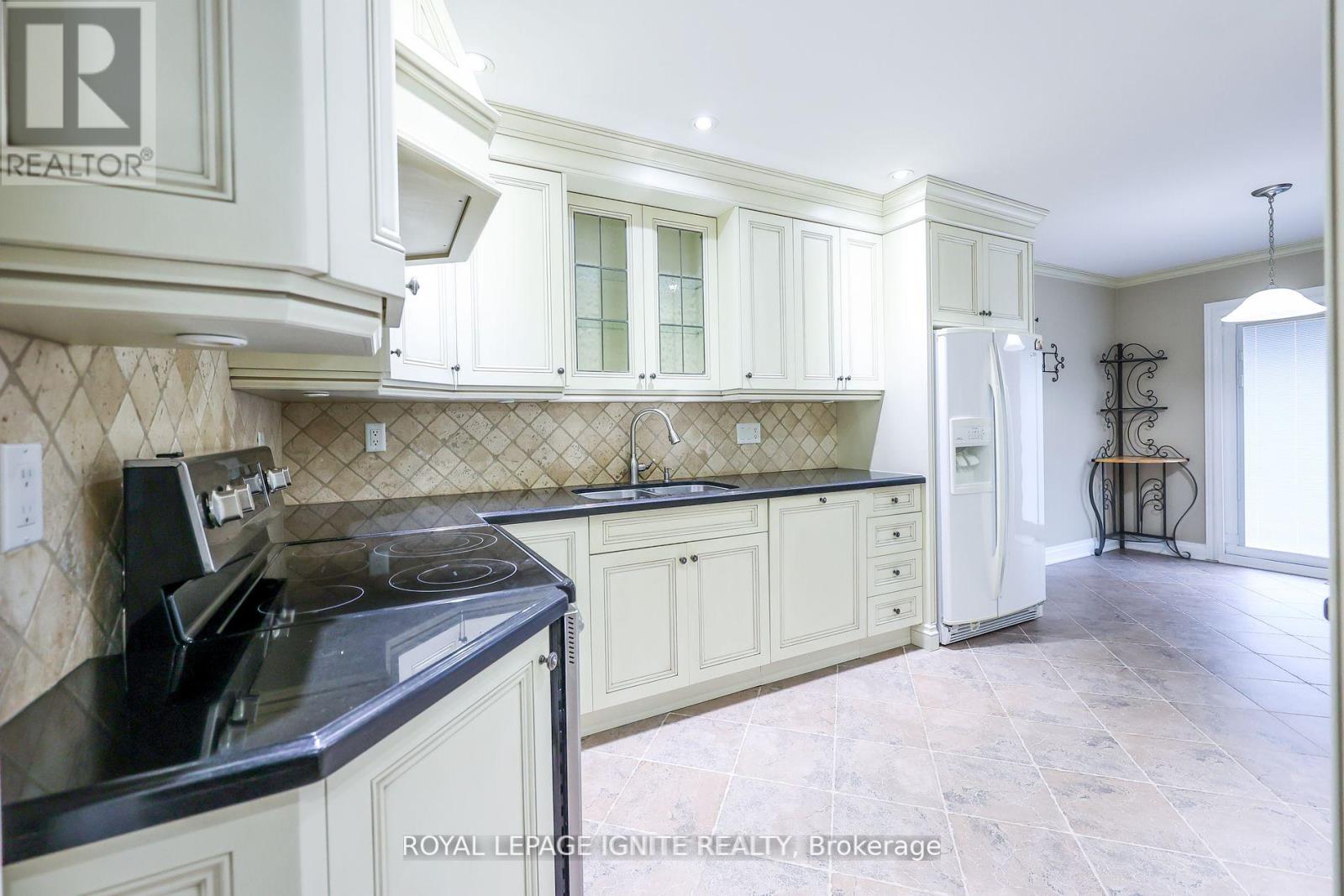 1400 Rimon Street, Mississauga, Ontario  L5V 1T9 - Photo 12 - W13410620