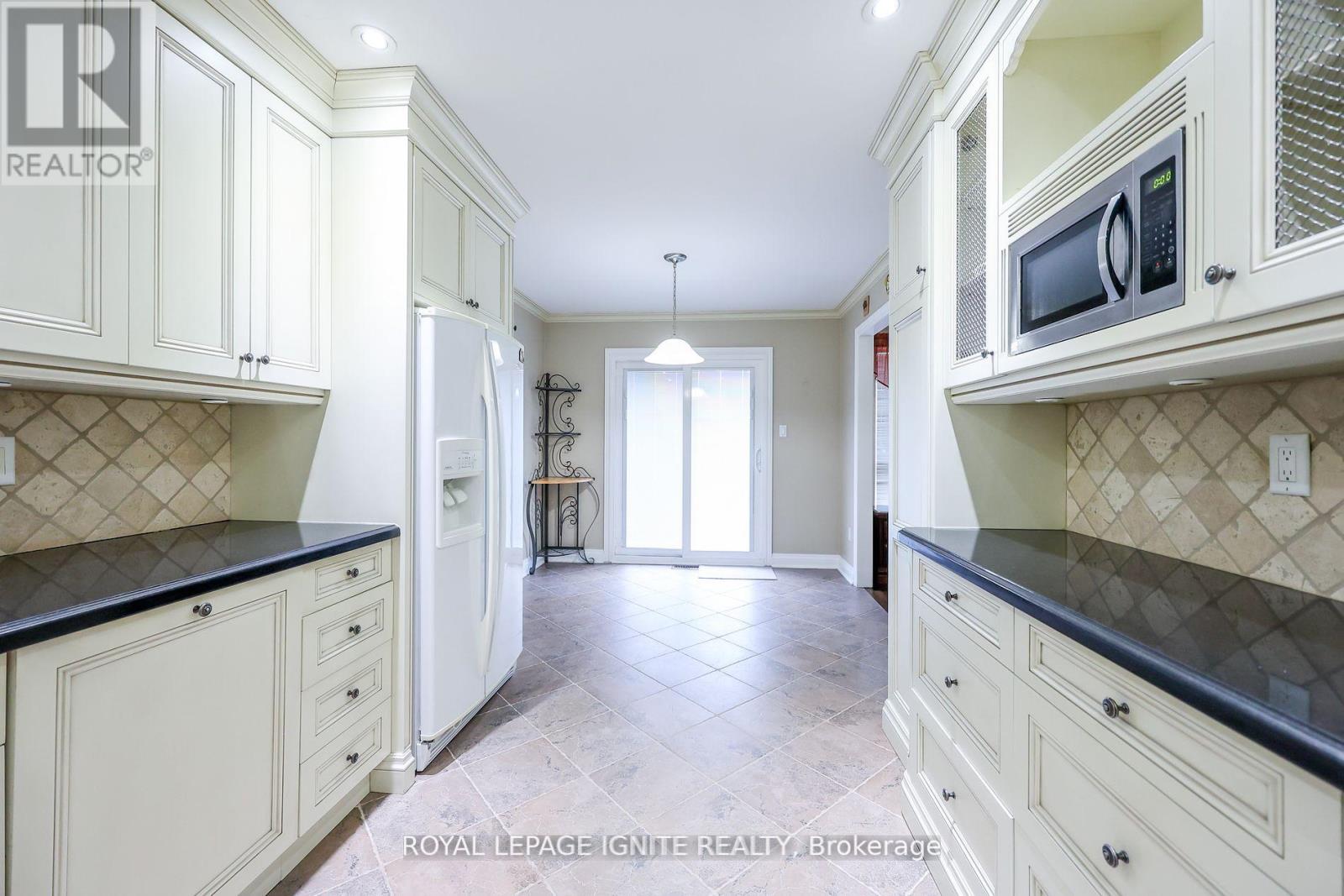 1400 Rimon Street, Mississauga, Ontario  L5V 1T9 - Photo 13 - W13410620