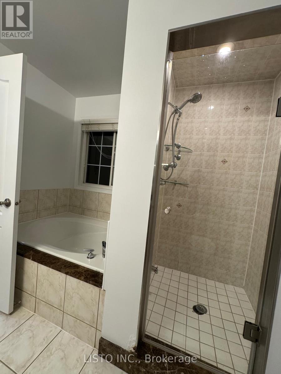 128 Sweetwood Circle, Brampton, Ontario  L7A 2S2 - Photo 9 - W13410632