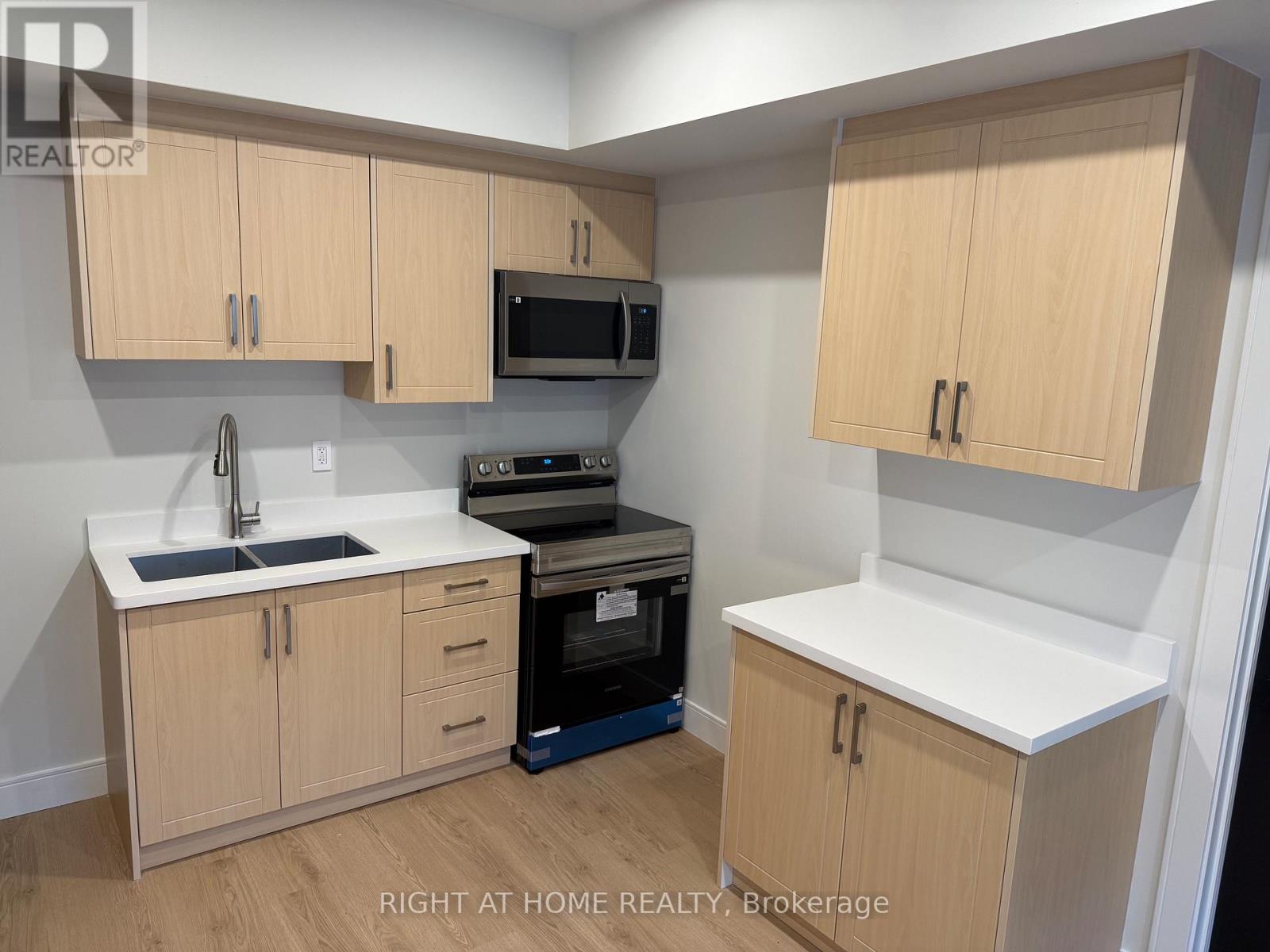 855 Tenth Street, Mississauga, Ontario  L5E 1S7 - Photo 11 - W13410668