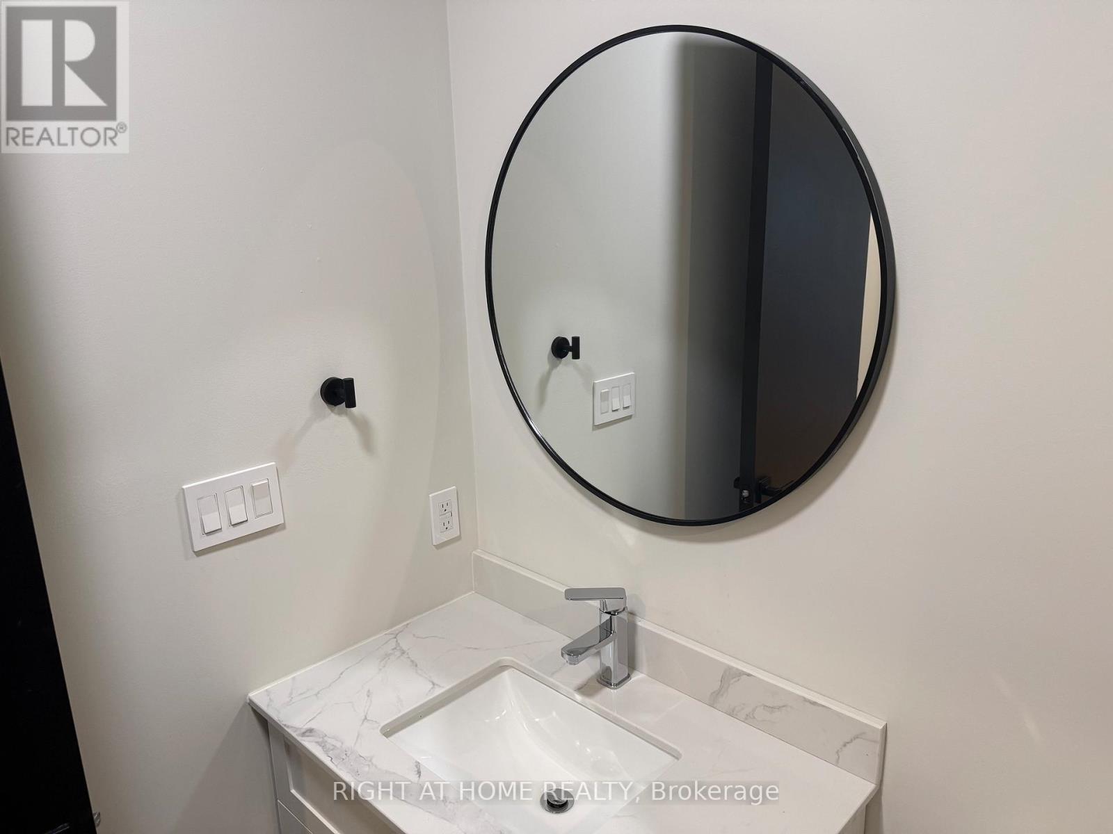 855 Tenth Street, Mississauga, Ontario  L5E 1S7 - Photo 8 - W13410668