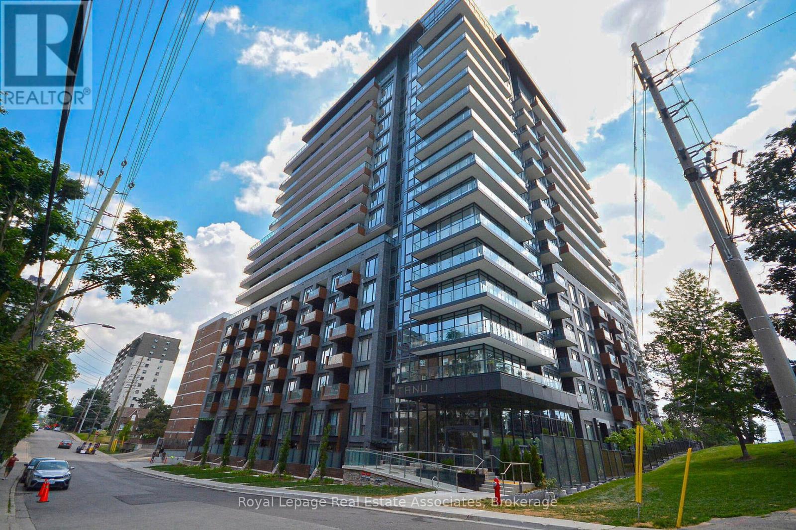 706 - 21 Park Street E, Mississauga, Ontario  L5G 0C2 - Photo 2 - W13410690
