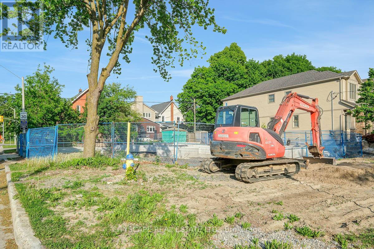 551 Edison Avenue, Ottawa, Ontario  K2A 1V5 - Photo 2 - X13410612