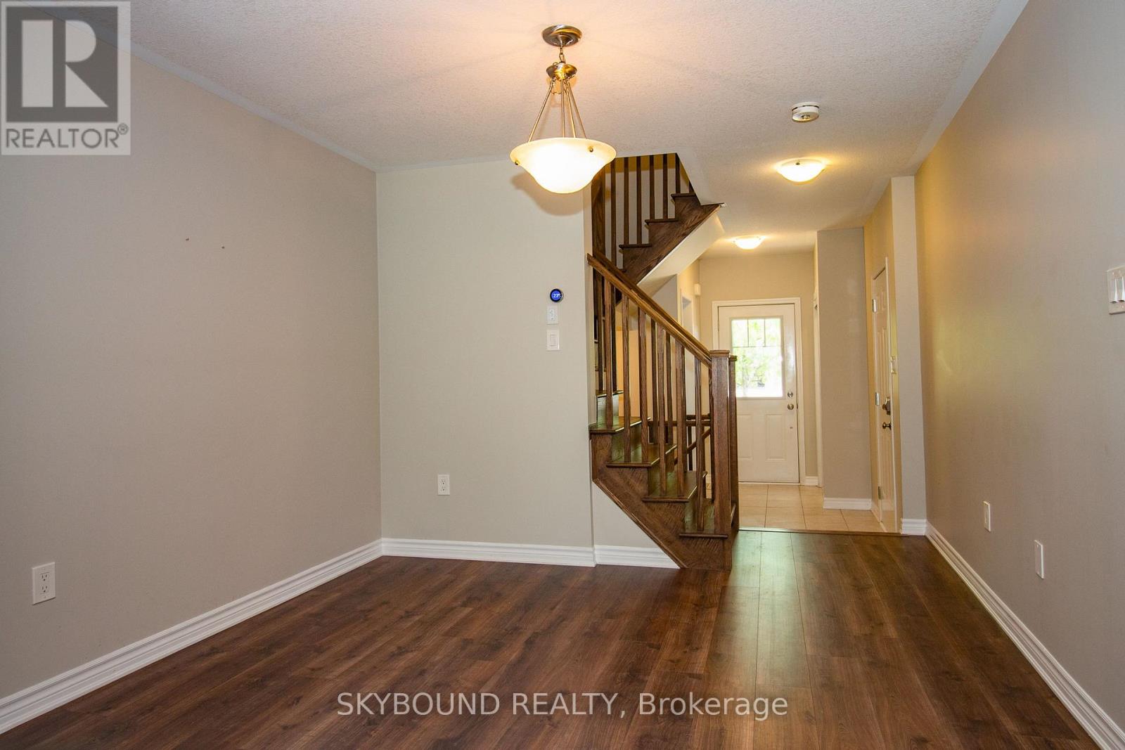 36 - 22 Spring Creek Drive, Hamilton, Ontario  L8M 1V7 - Photo 3 - X13410678