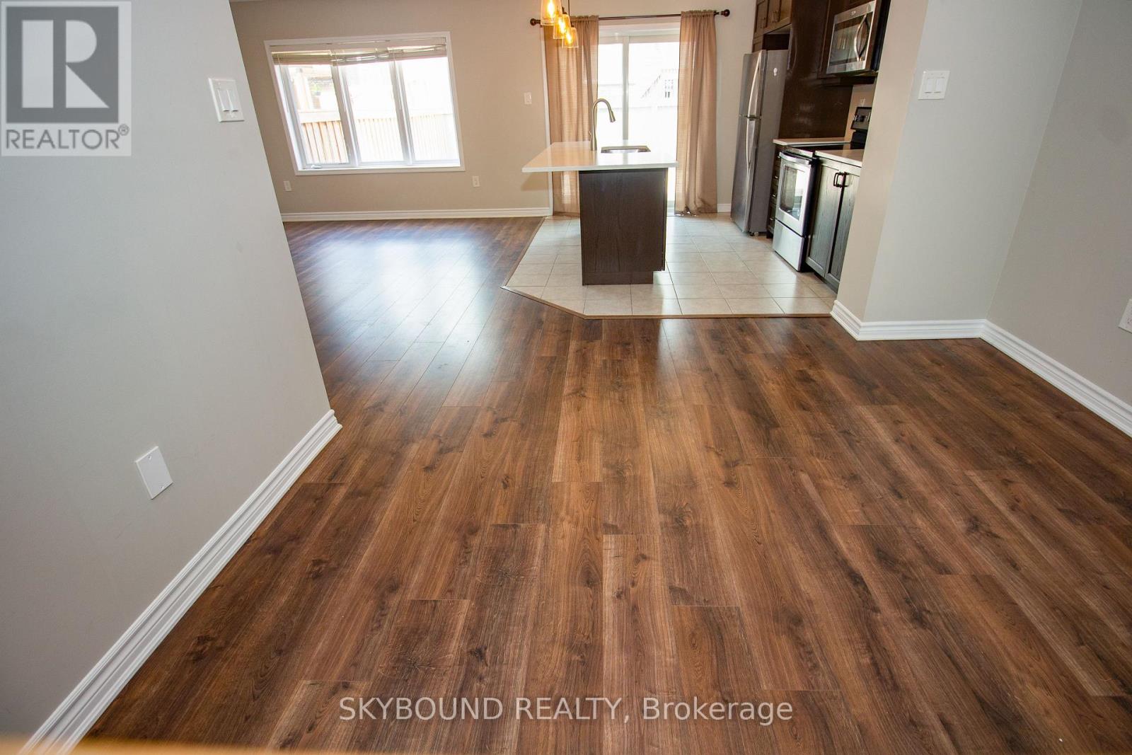 36 - 22 Spring Creek Drive, Hamilton, Ontario  L8M 1V7 - Photo 5 - X13410678