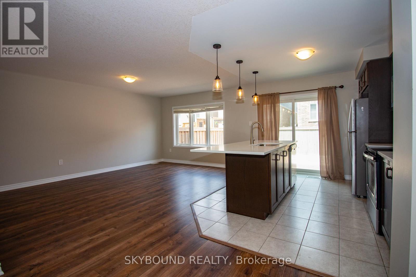 36 - 22 Spring Creek Drive, Hamilton, Ontario  L8M 1V7 - Photo 7 - X13410678