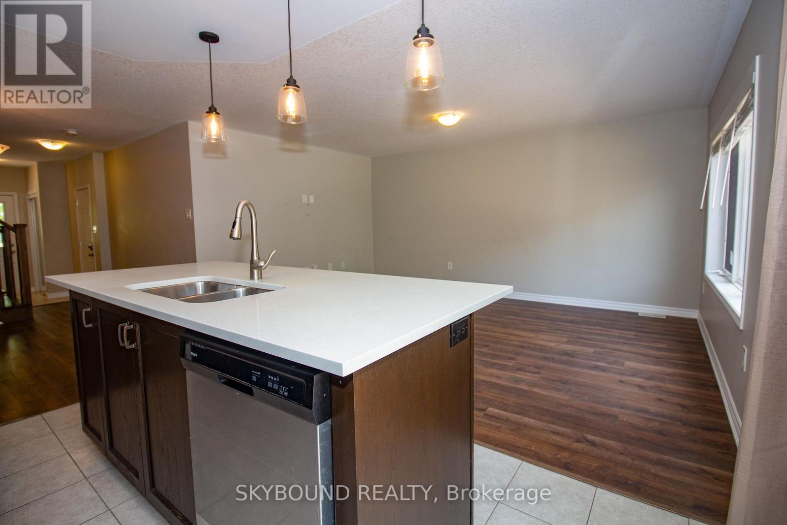 36 - 22 Spring Creek Drive, Hamilton, Ontario  L8M 1V7 - Photo 8 - X13410678
