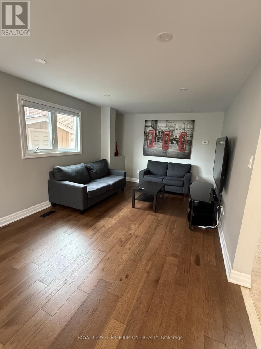 16 Muzzo Court, Vaughan, Ontario  L4L 3K2 - Photo 11 - N13247372