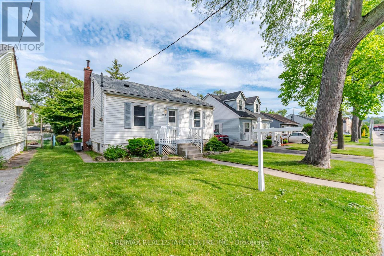 180 OAK AVENUE, Hamilton, Ontario