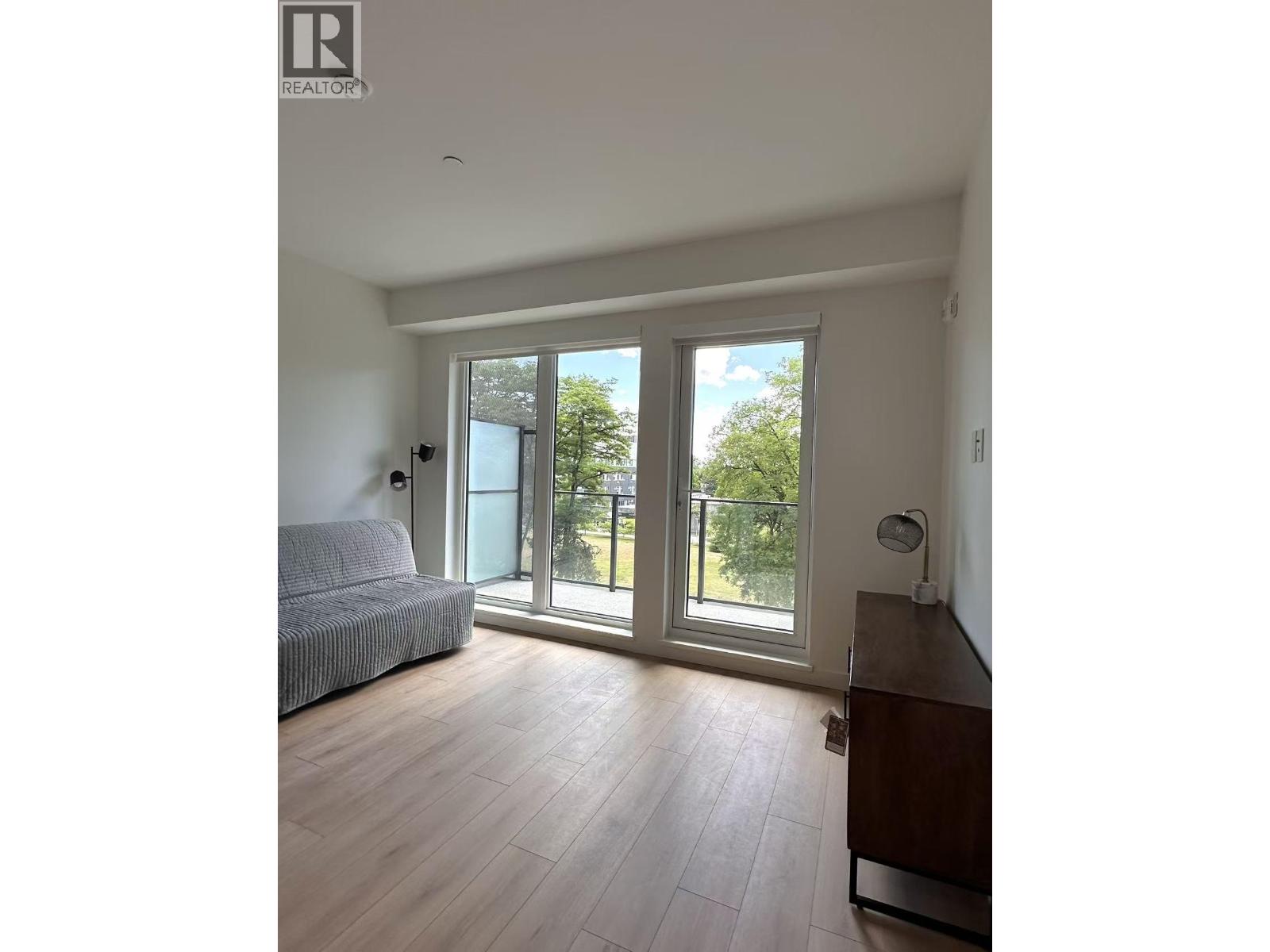 408 133 W49 AVE