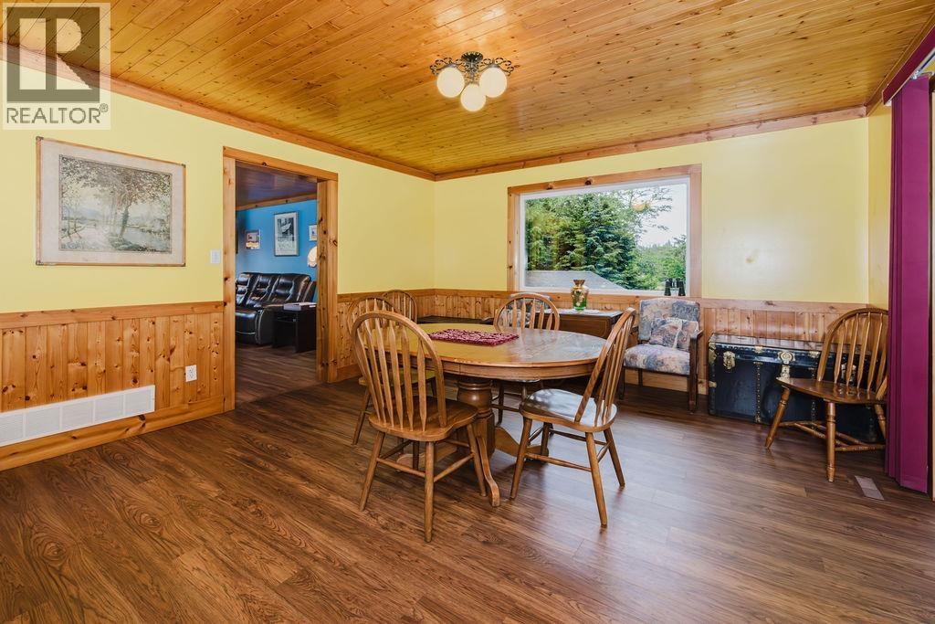 279 Lark Road, Gibsons, British Columbia  V0N 1V4 - Photo 4 - R3132974