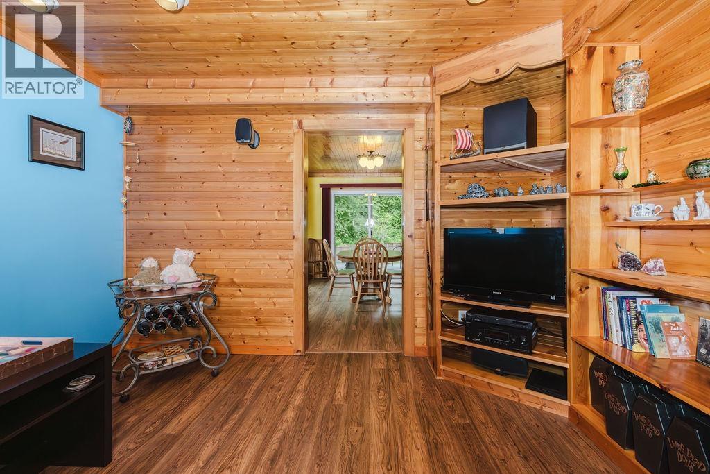 279 Lark Road, Gibsons, British Columbia  V0N 1V4 - Photo 6 - R3132974