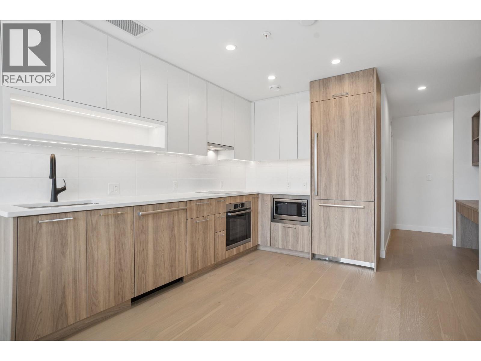 202 8398 Oak Street, Vancouver, British Columbia  V6P 0L9 - Photo 2 - R3132559